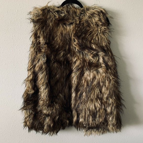 Signature Studio Faux Fur Brown Open Front Vest - Picture 4 of 4